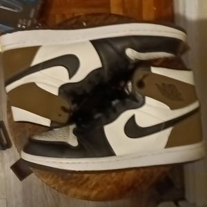 Jordan retro 1s